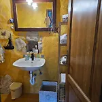 Oskar Sunny House - Adults Only *